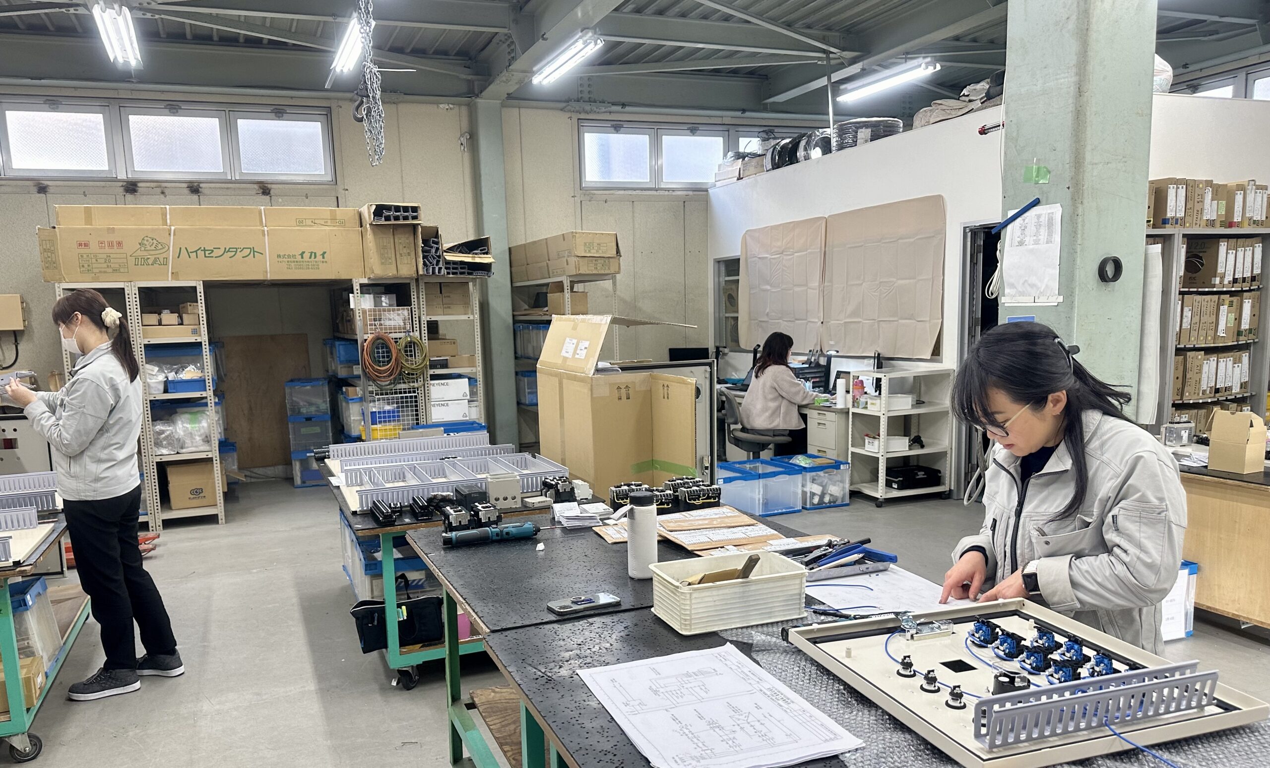 制御盤 分電盤 製作 作業風景1