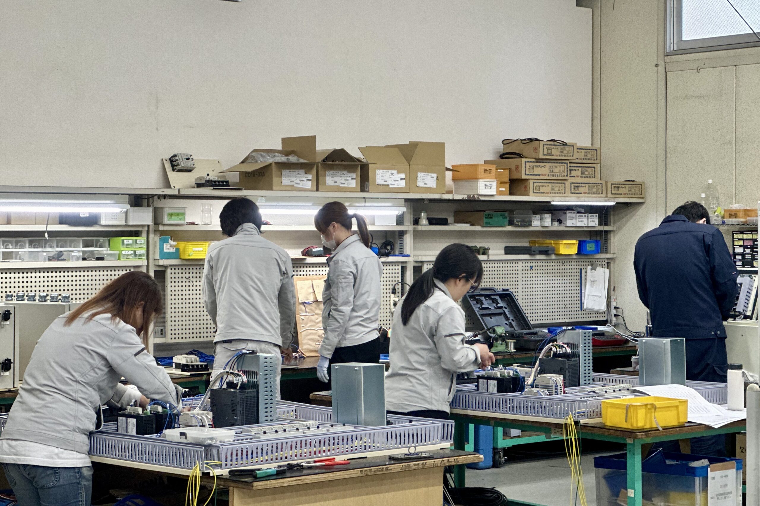 制御盤 分電盤 製作 作業風景3